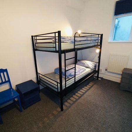 Ocean Backpackers Self-Catering Hostel 일프러컴 외부 사진