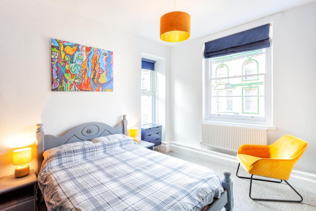 Ocean Backpackers Self-Catering Hostel 일프러컴 외부 사진