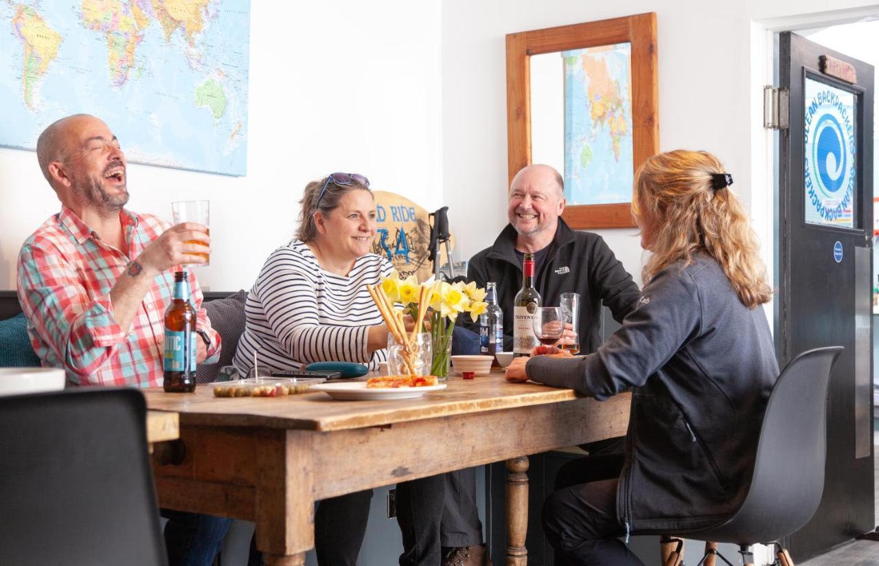 Ocean Backpackers Self-Catering Hostel 일프러컴 외부 사진