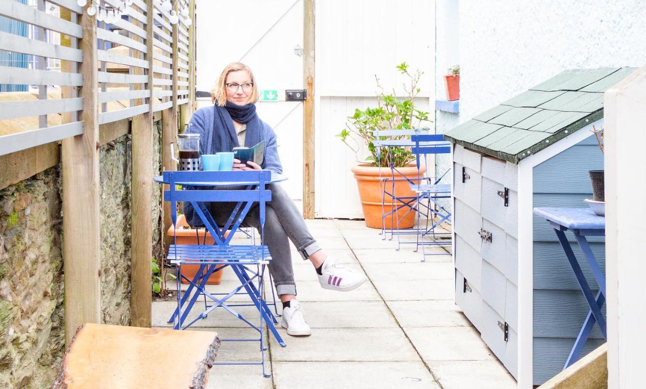 Ocean Backpackers Self-Catering Hostel 일프러컴 외부 사진