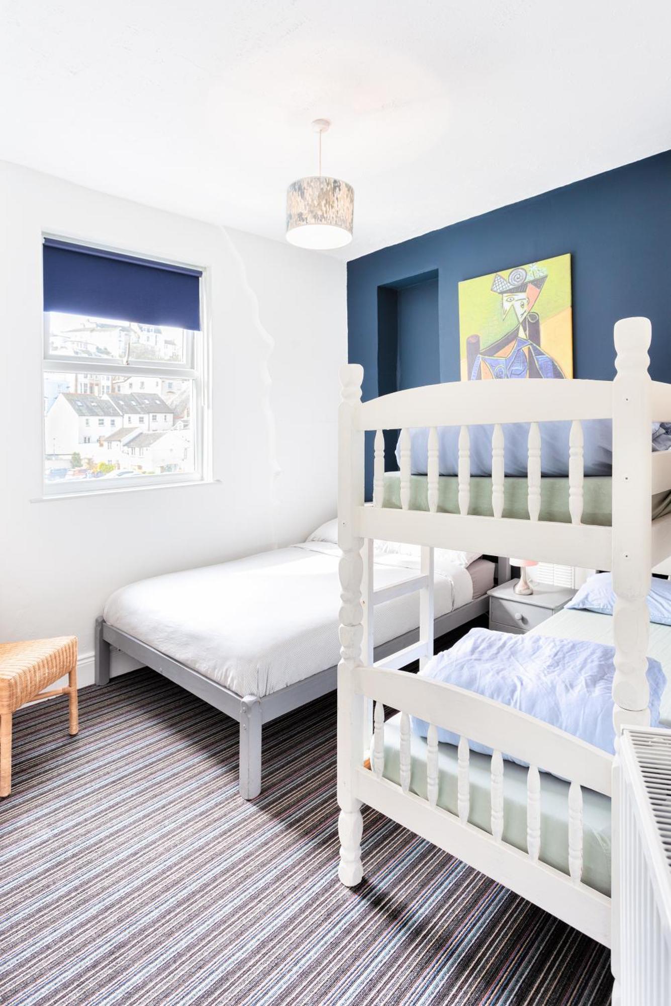 Ocean Backpackers Self-Catering Hostel 일프러컴 외부 사진
