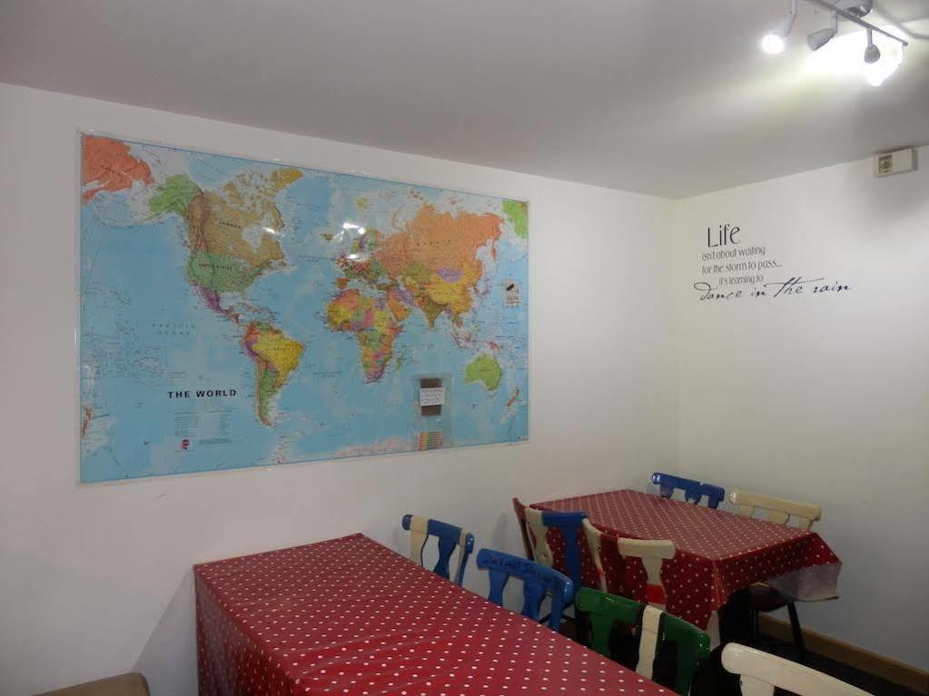Ocean Backpackers Self-Catering Hostel 일프러컴 외부 사진