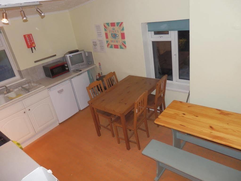 Ocean Backpackers Self-Catering Hostel 일프러컴 외부 사진